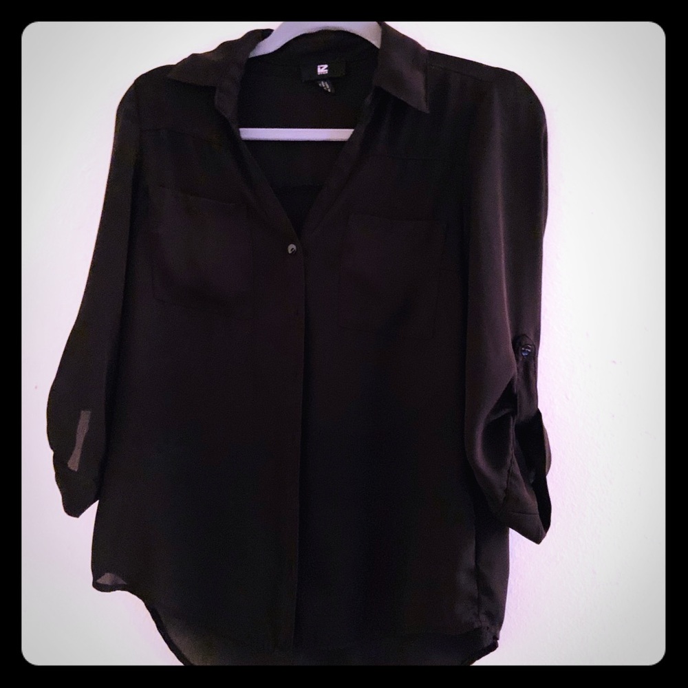 Professional Black Silky Button Down 🖤